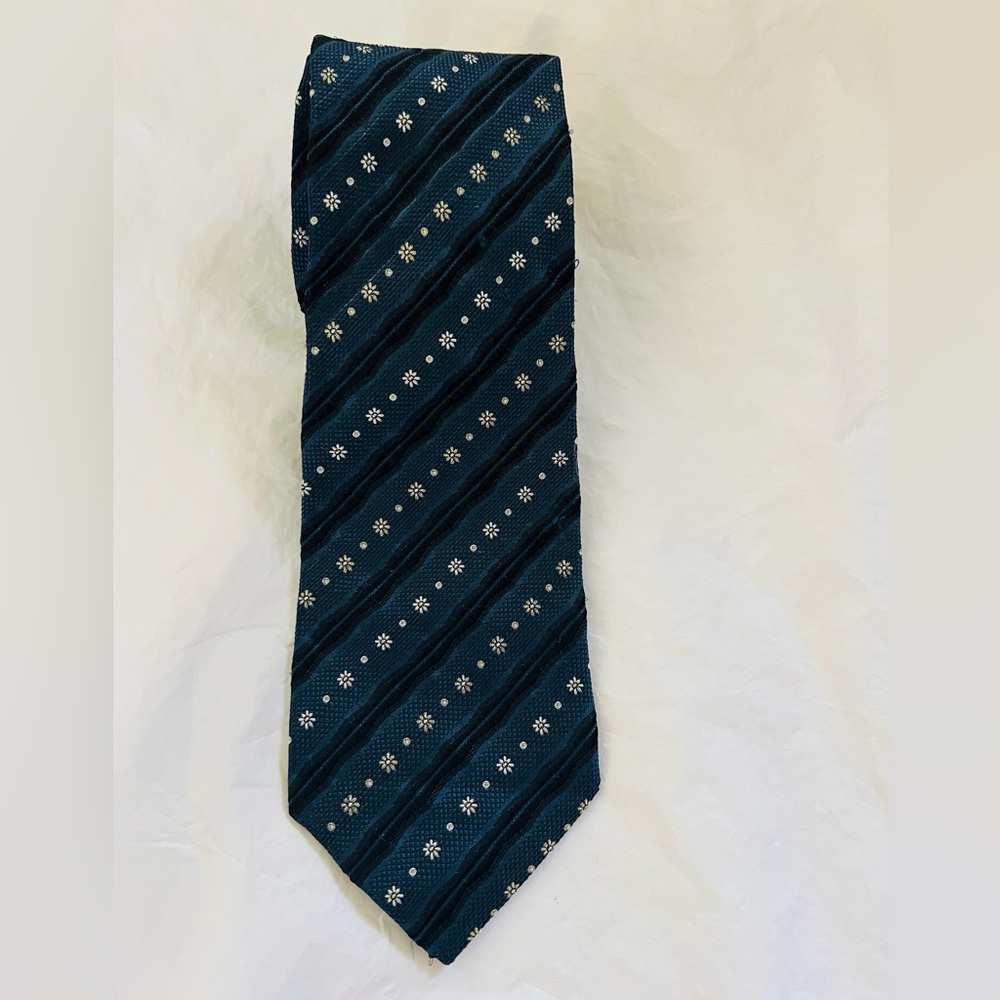 VTG Trussardi Italy 70% Silk 30% Lame Tie Blue Floral Stripe 56"x4"Made in Italy